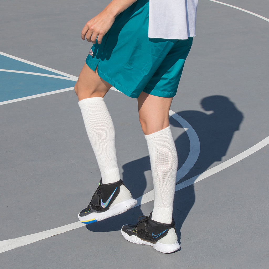 Thorlo Maximum Cushion Over-Calf Basketball Socks | #color_white