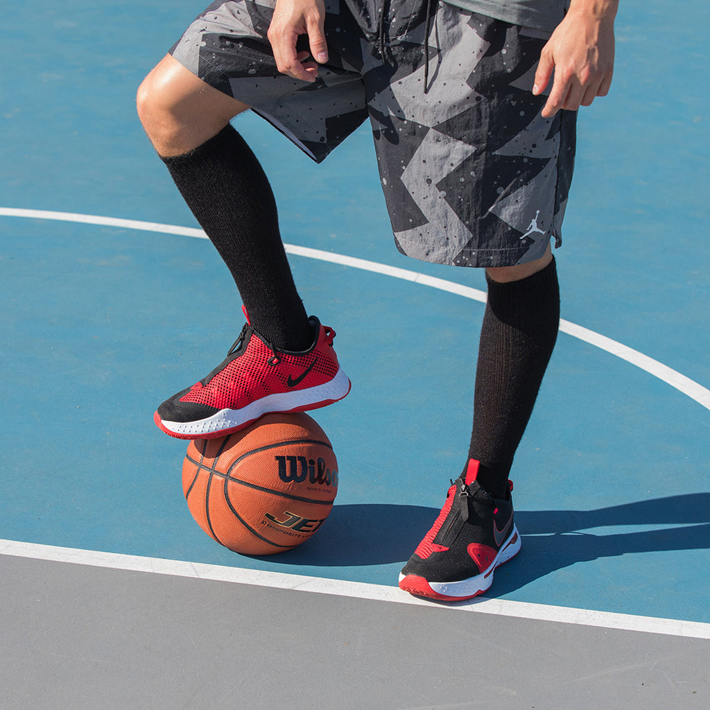 Thorlo Maximum Cushion Over-Calf Basketball Socks | #color_black