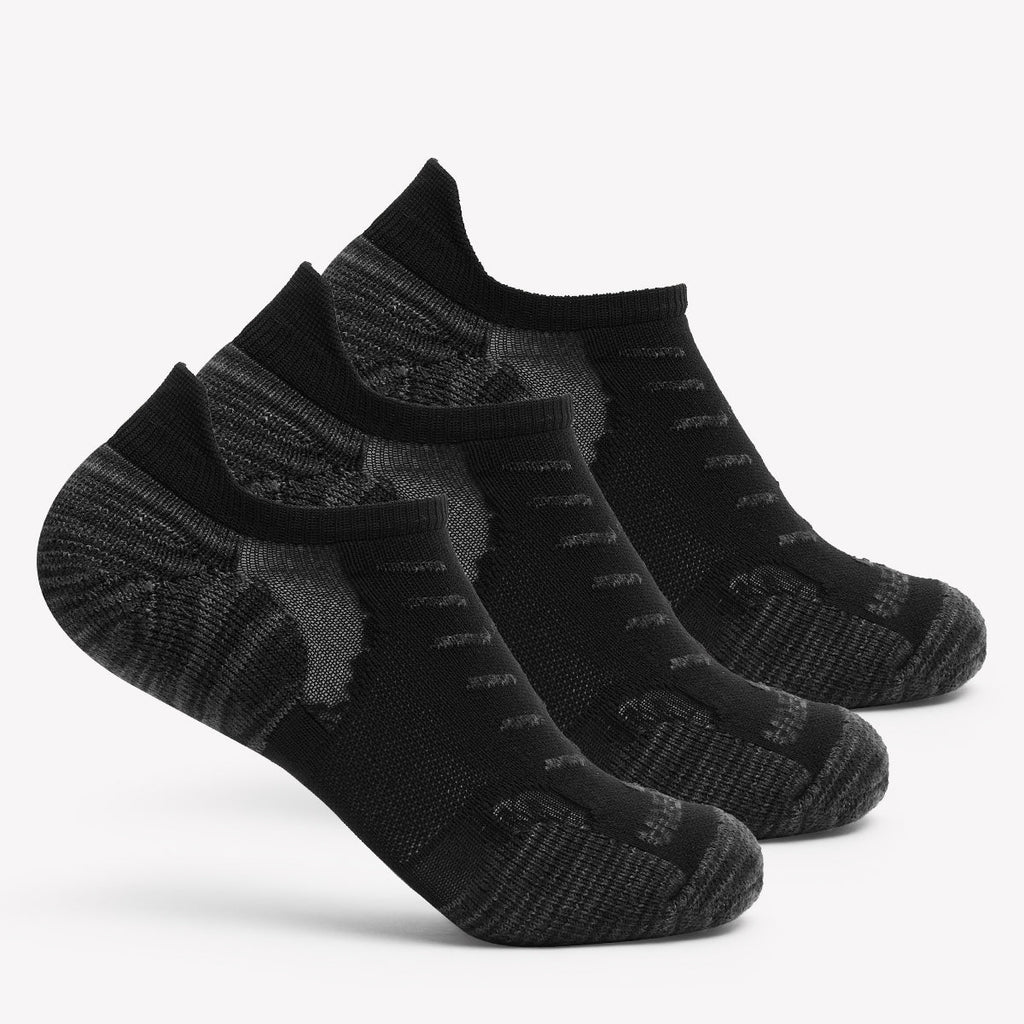 Thorlo Experia TECHFIT Light Cushion No-Show Tab Rocket Grip Socks | #color_black