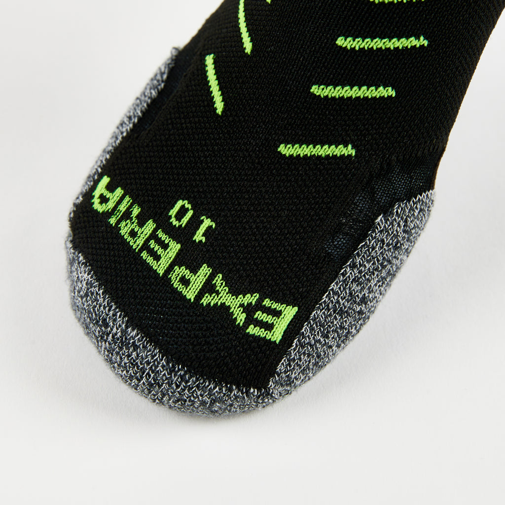 Thorlo Experia TECHFIT Light Cushion No-Show Tab Rocket Grip Socks | #color_Black/Yellow